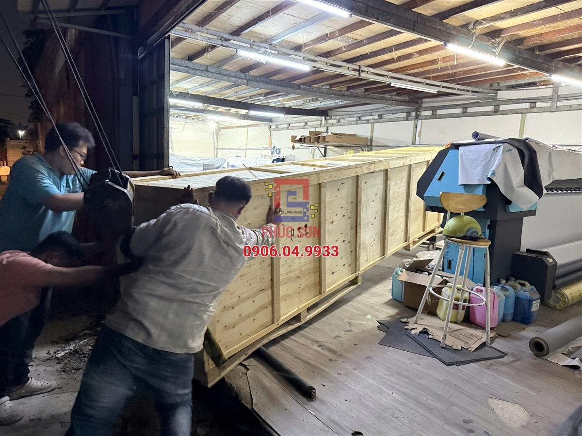 Công ty Phúc Sơn lắp đặt máy in uv cuộn tại TP. HCM