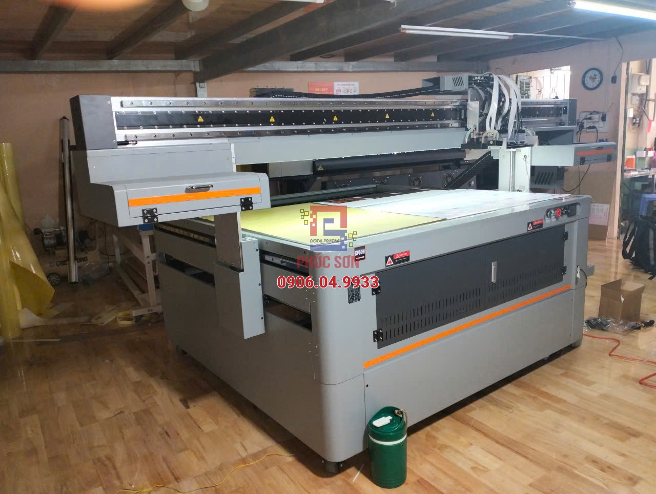 Máy in UV phẳng Renau 1610 (khổ in hoạt động 160cm * 100cm)
